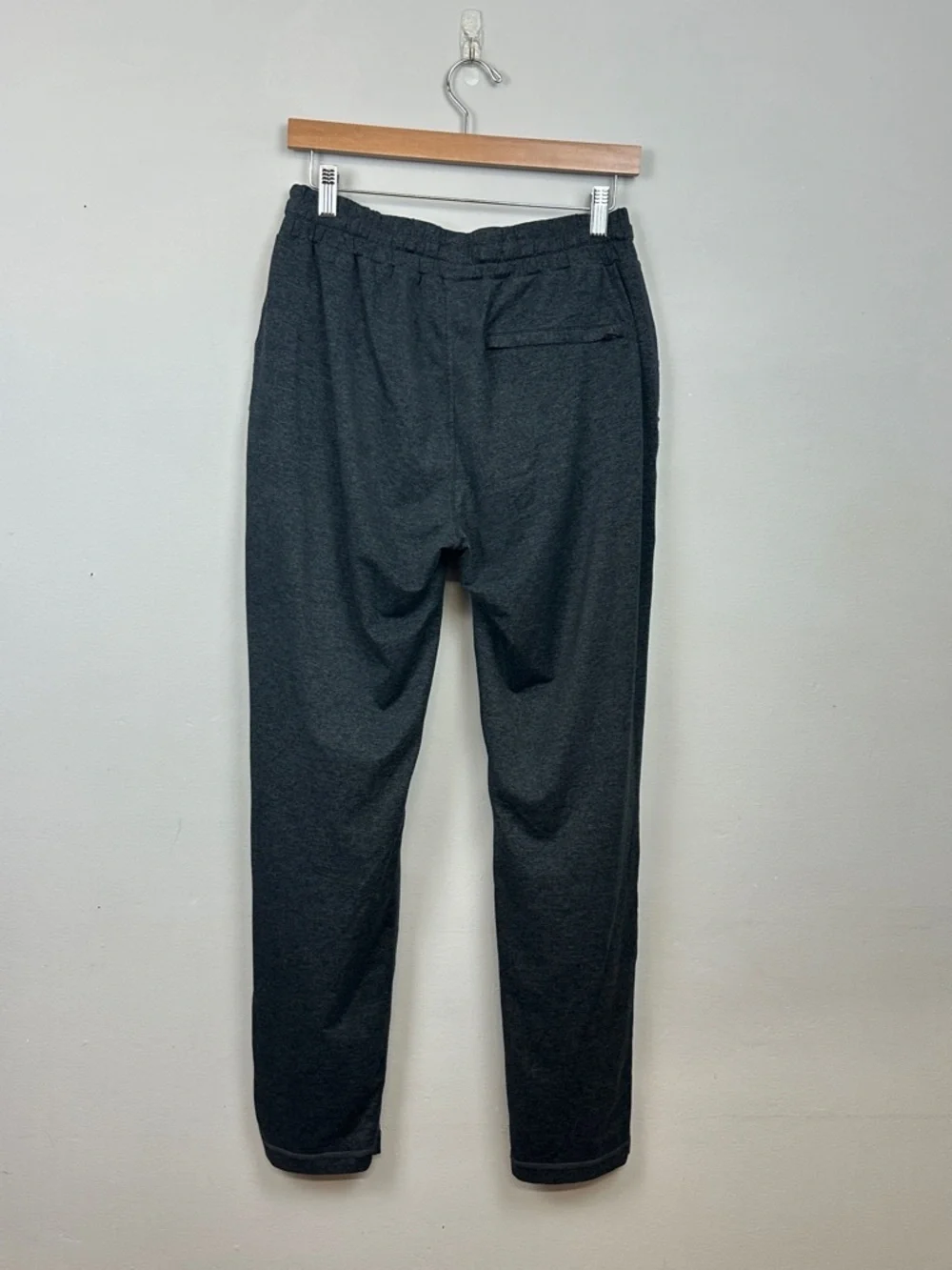 Vuori Men's Ponto Performance Pant in Charcoal Heather Sz M